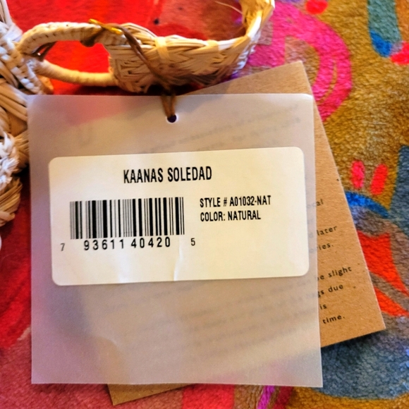 Kaanas One Of A Kind Soledad Heart-Shaped Woven Clutch, Irica Palm, Artisan, NWT - Picture 12 of 12